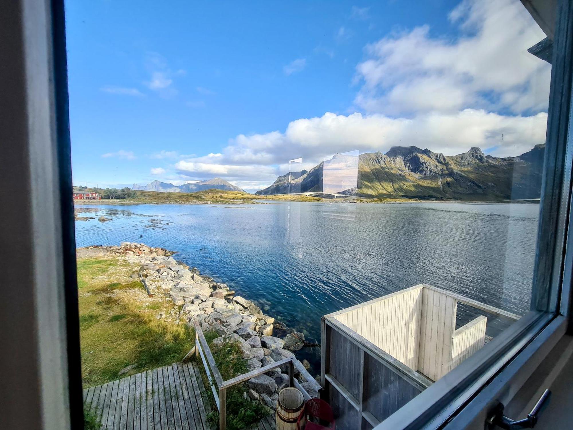 Lydersen Rorbuer Hostel And Apartments Kvalvika And Rytten Fredvang Exterior photo