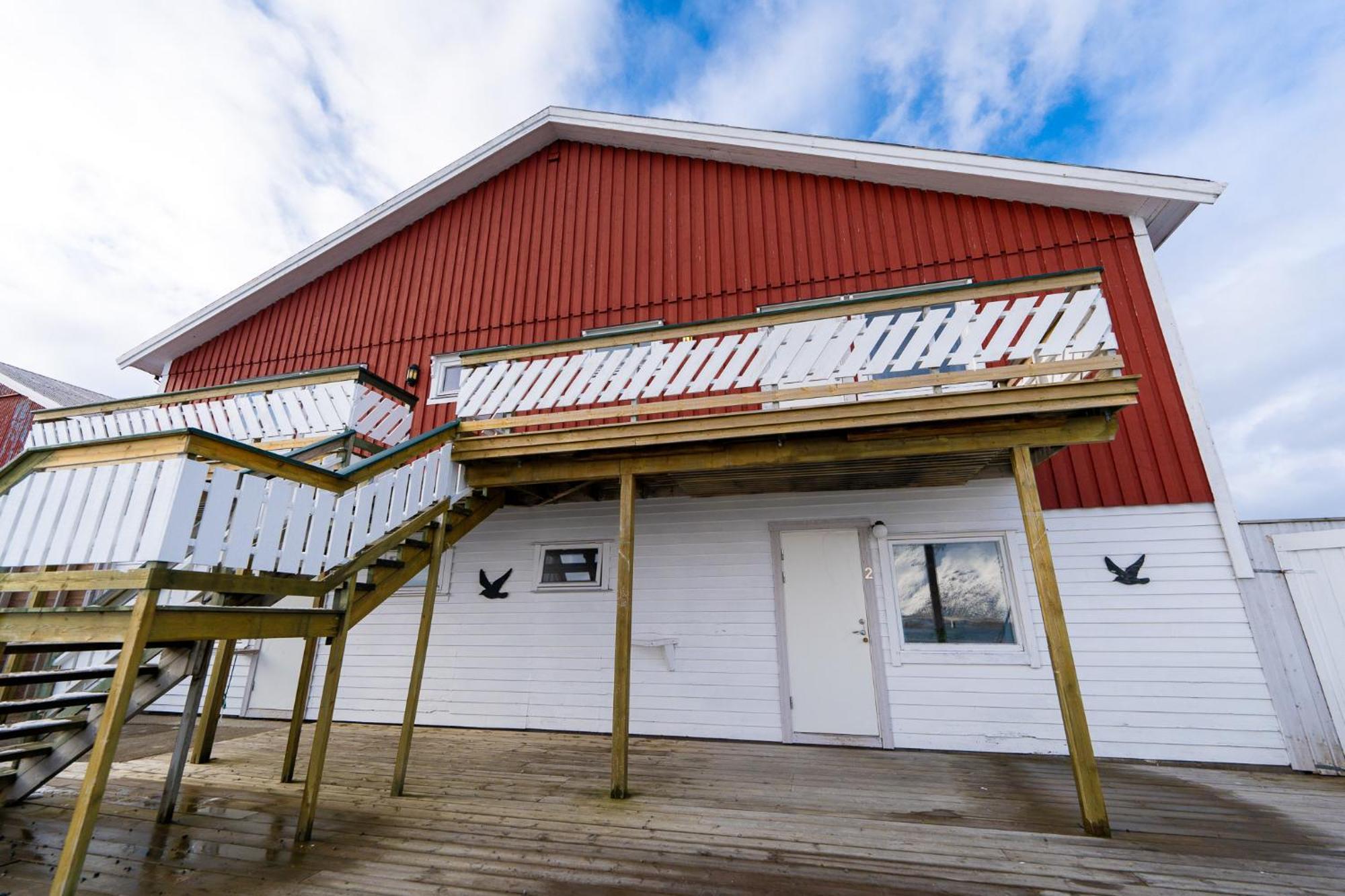 Lydersen Rorbuer Hostel And Apartments Kvalvika And Rytten Fredvang Exterior photo